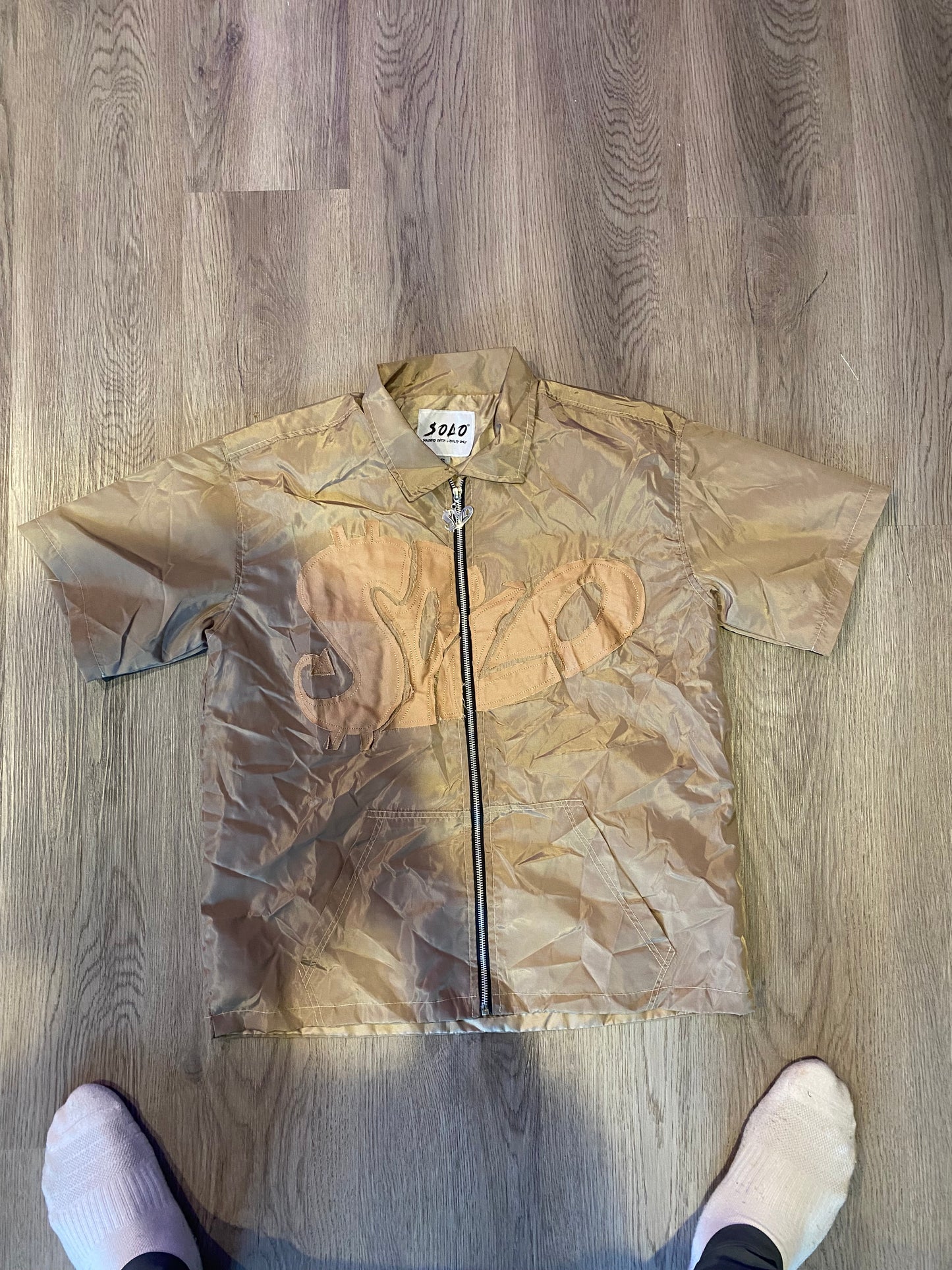 SOLO ZIPPED TEE