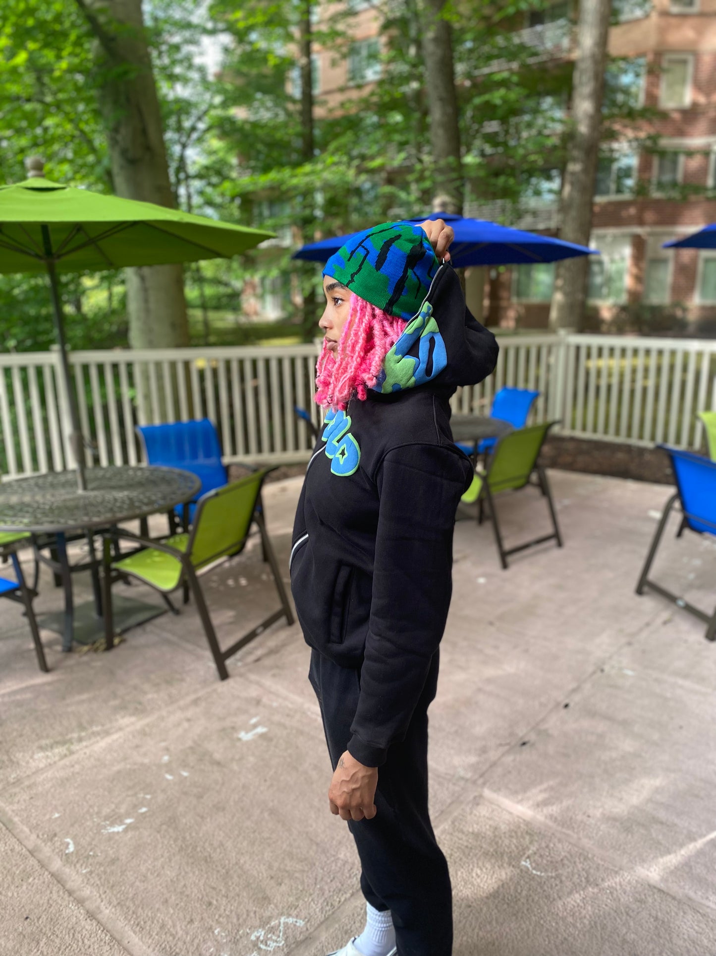 WRLDWIDE HOODIE