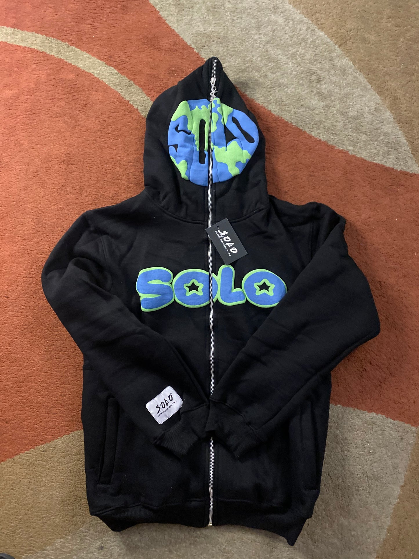 WRLDWIDE HOODIE