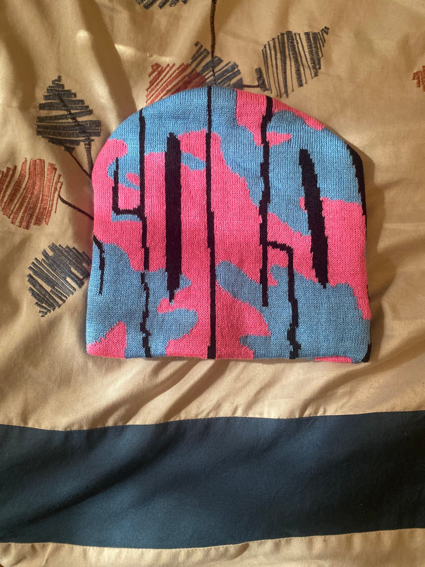 SOLOWRLDWIDE BEANIE