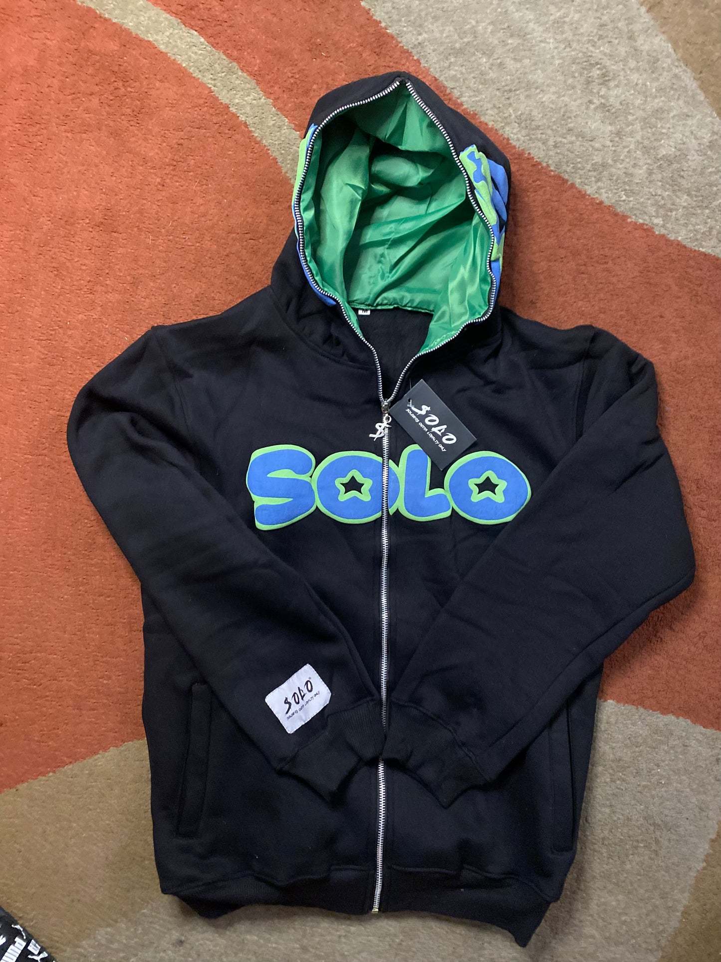 WRLDWIDE HOODIE